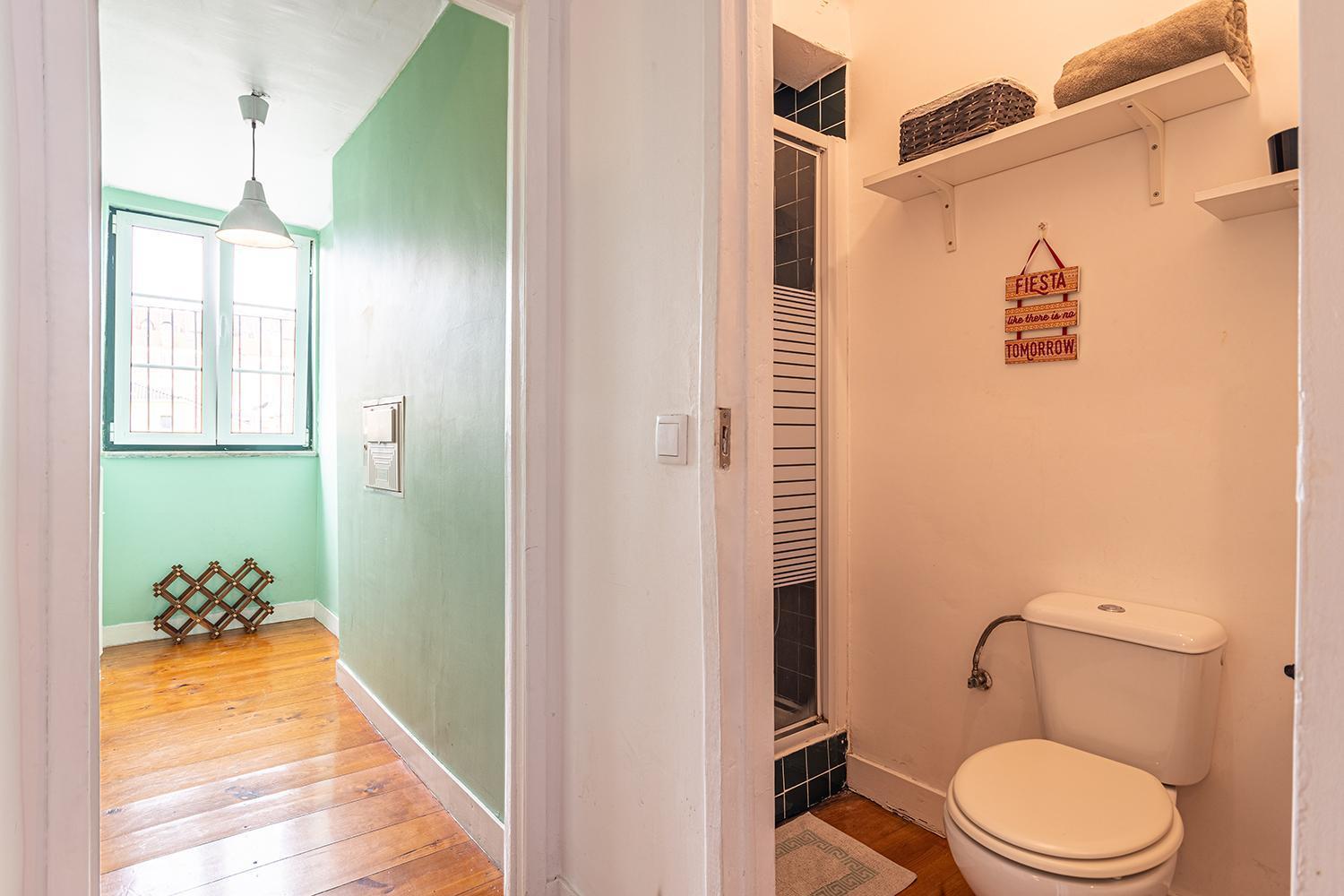 Third Floor Apartment At Graca Neighbourhood Lisbon Exterior photo